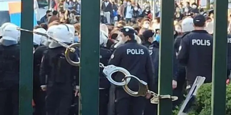 Bakan Soylu: Türk Polisi, Boğaziçi Üniversitesi’nde doğru yapmıştır Bakan Soylu: Türk Polisi, Boğaziçi Üniversitesi’nde doğru yapmıştır