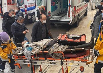 Başına taş düşen maden işçisi yaralandı