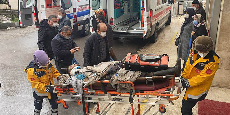 Başına taş düşen maden işçisi yaralandı Başına taş düşen maden işçisi yaralandı