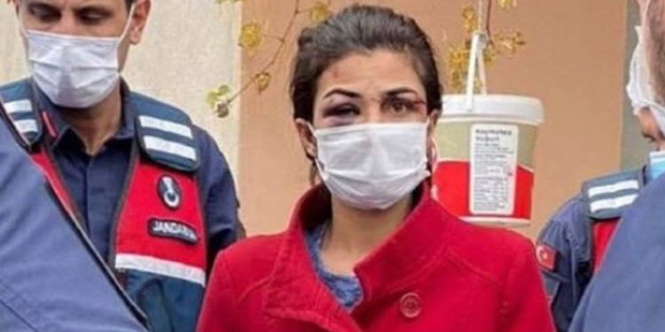 İşkenceci eşini öldüren Melek İpek için ‘serbest bırakılsın’ paylaşımları İşkenceci eşini öldüren Melek İpek için ‘serbest bırakılsın’ paylaşımları