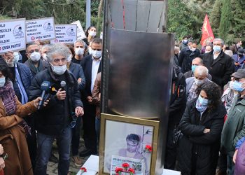 Metin Göktepe mezarı başında anıldı