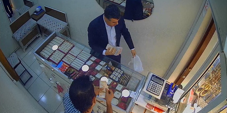 Yolsuzluk ve rüşvet paraları kuyumcuya aktı Yolsuzluk ve rüşvet paraları kuyumcuya aktı