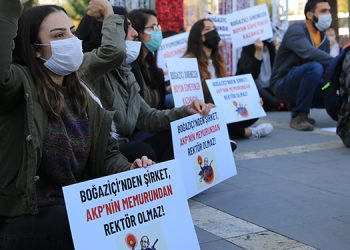 ‘Kayyım rektör’e tepki dinmiyor