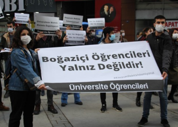 İzmir’de öğrenciler Boğaziçi direnişini selamladı