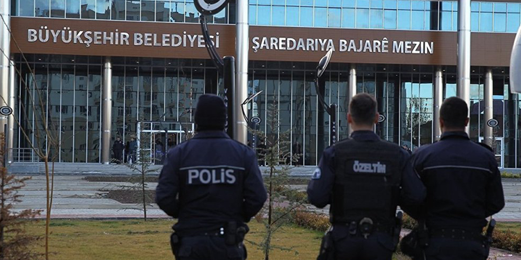 Kayyım mülakatında ‘Barbie’nin erkek arkadaşı kim’ sorusu Kayyım mülakatında ‘Barbie’nin erkek arkadaşı kim’ sorusu