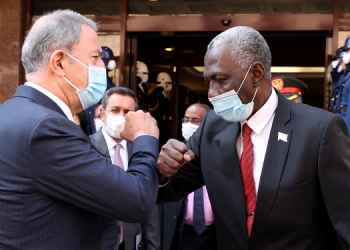 Bakan Akar, Sudanlı mevkidaşı Yassın ile görüştü