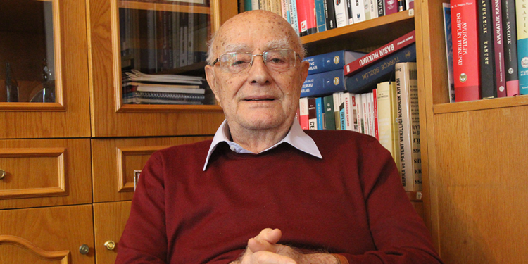 Av. Kazan: AKP yeni anayasa değil, sultanlık rejimi kurmak istiyor Av. Kazan: AKP yeni anayasa değil, sultanlık rejimi kurmak istiyor