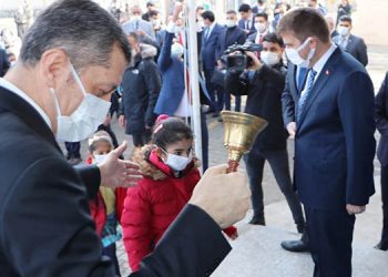 Köylerde yüzyüze eğitim başladı