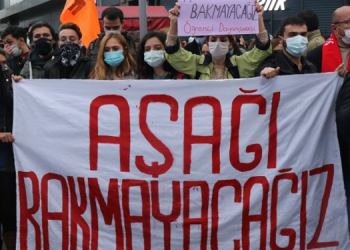 Mahkemeye sevk edilen 10 öğrenciye ev hapsi cezası