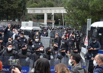 Gözaltına alınan öğrenciler: Başımızı öne eğemezsiniz