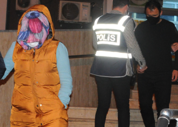 Çocuğuna şiddet uygulayan kadın ve eşi tutuklandı