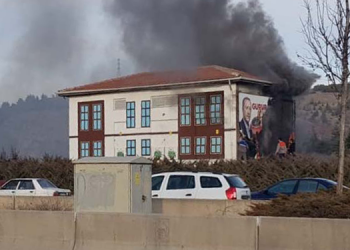 AKP’li Cumhurbaşkanı Erdoğan’ın posterini yakan kişiye gözaltı