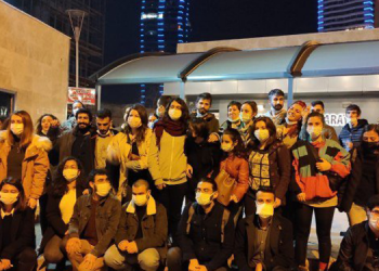 İzmir Valiliği’ne tepki: İki kadına çıplak arama dayatıldı