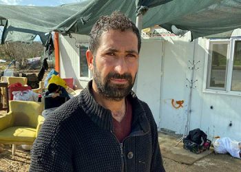 Selde her şeyini kaybeden aile konteynırda yaşıyor