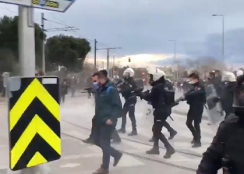 Kadıköy’de öğrencilere polis müdahalesi: Çok sayıda gözaltı