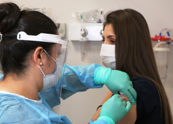 Sakarya’da 65 bin kişiye Koronavirüs aşısı yapıldı