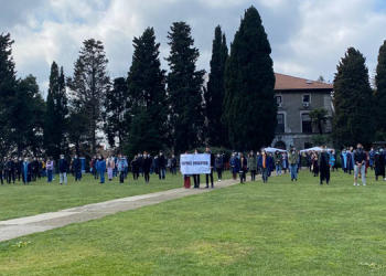 Akademisyenlerin eylemine öğrenciler de dahil oldu