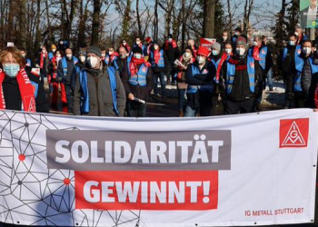 Almanya’da metal işçileri ayakta