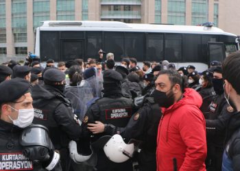 Boğaziçi öğrencilerine müdahale: 50 gözaltı