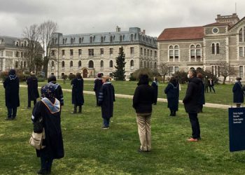 Boğaziçili akademisyenlerin nöbet eylemi sürüyor