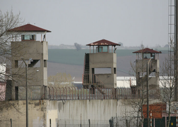 ‘Cezaevlerinde ceza hukukunun temel ilkeleri ihlal ediliyor’