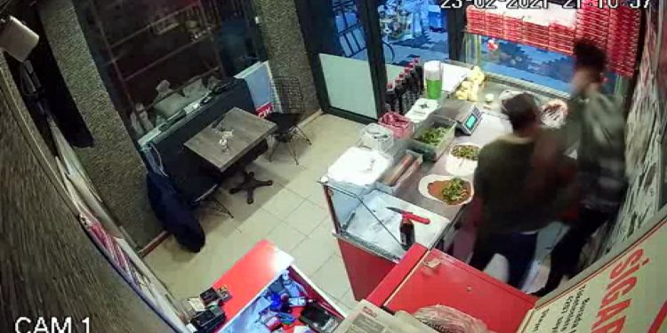 Çiğ köfteciyi döven saldırgan: İstediğimi döverim, istediğime söverim Çiğ köfteciyi döven saldırgan: İstediğimi döverim, istediğime söverim