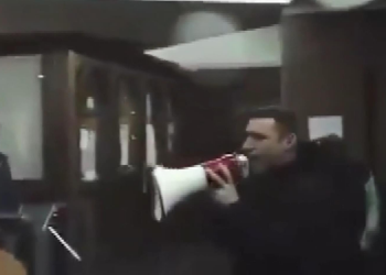 Ermenistan’da Paşinyan karşıtı grup hükümet binasını bastı