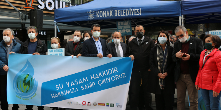 İzmir’den seslenildi: Su bir yaşam hakkıdır İzmir’den seslenildi: Su bir yaşam hakkıdır