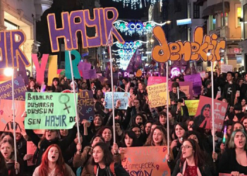 Kadınlar “Feminist Gece Yürüyüşü” için hazırlanıyorlar