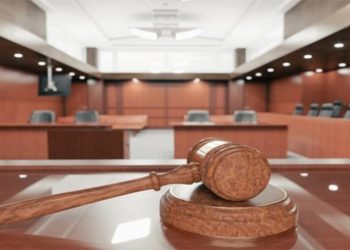 Tablo, saat ve şarkılar suç sayıldı