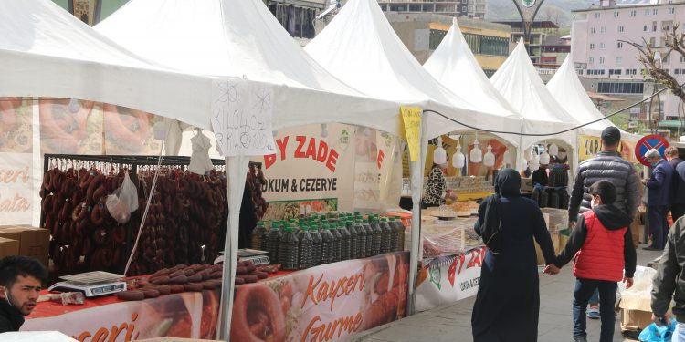 AKP’li belediye destek bekleyen esnafın mağduriyetini katladı