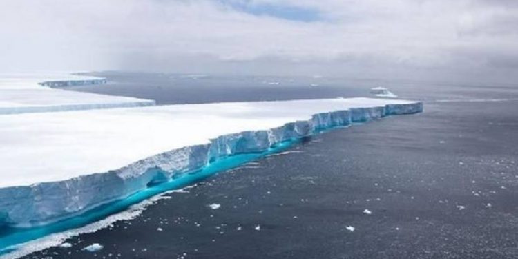 Dünyanın en büyük buz dağı yok oldu