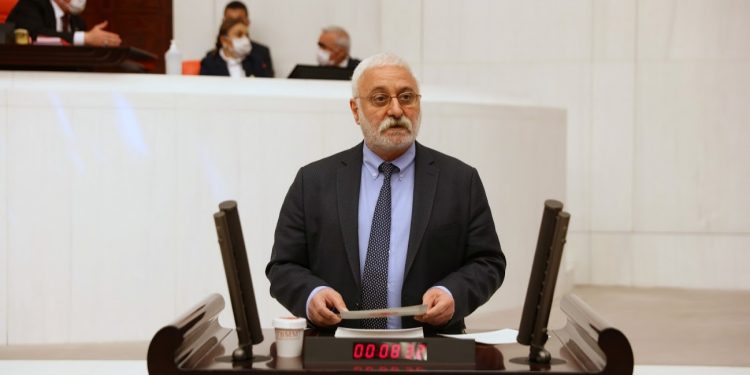 Oluç: Cumhuriyet demokratikleşmediği için Kürt sorunu çözülemiyor