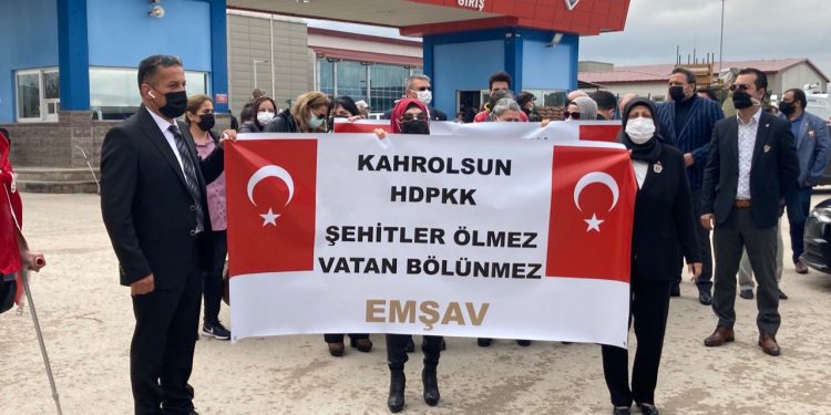 HDP’ye yasak, karşıtlarına serbest
