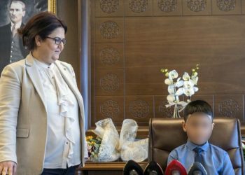 Eğitim-Sen Bakan Yanık’ın görevden alınmasını istedi