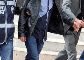 Van’da “Niye ayağa kalkmadın” gözaltısı