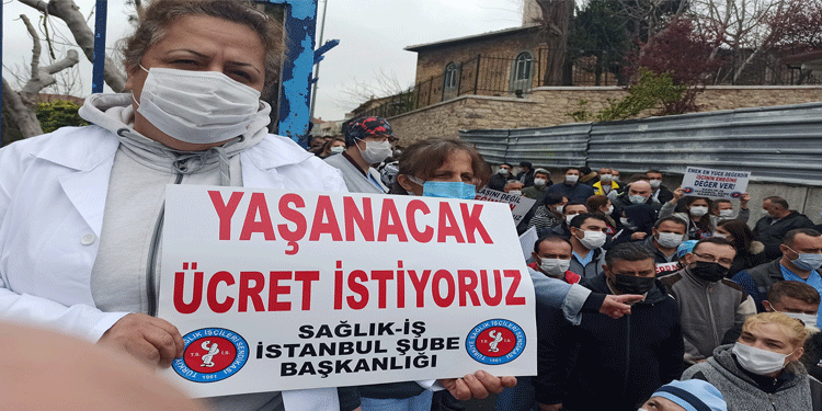 Cerrahpaşa’da sağlık emekçilerinden sefalet zammına tepki Cerrahpaşa’da sağlık emekçilerinden sefalet zammına tepki