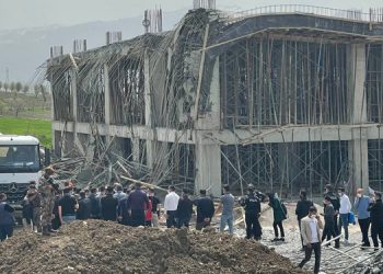 Belediye terminalinde çökme: 5 işçi yaralandı