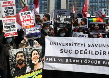 Öğrenciler adliye önünden seslendi: Arkadaşlarımızı serbest bırakın
