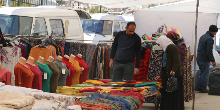 Pazarcı da halk da hayat pahalılığından şikayetçi Pazarcı da halk da hayat pahalılığından şikayetçi