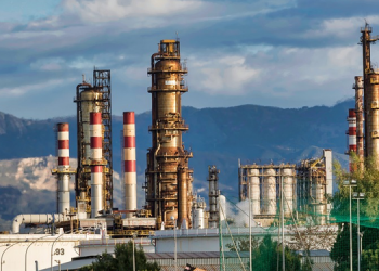 OPEC: Küresel petrol talebi günlük 6 milyon varil artacak