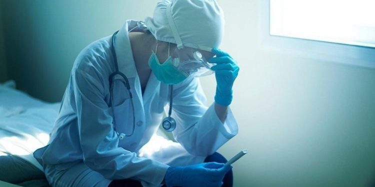Bir doktor daha salgın nedeniyle yaşamını yitirdi