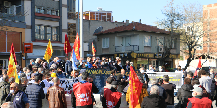 Soma davası başladı: O tekmeyi her gün yeni bir hukuksuzlukla atıyorsunuz Soma davası başladı: O tekmeyi her gün yeni bir hukuksuzlukla atıyorsunuz