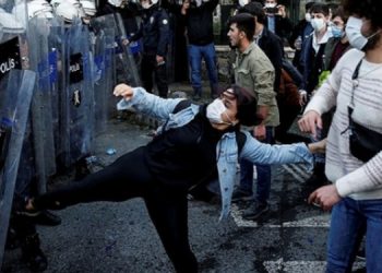 Tahliye olan öğrencilerden direniş çağrısı