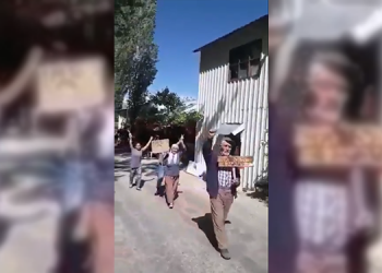 Köylülerden 4 kişilik “dev” 1 Mayıs korteji