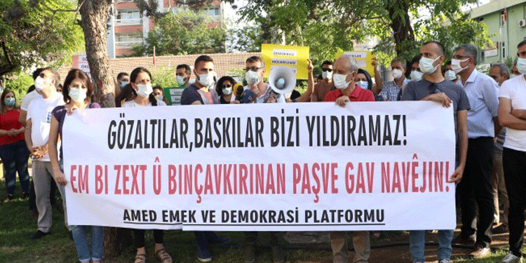“Çeteleşen siyasete karşı hayır” dövizine el konuldu “Çeteleşen siyasete karşı hayır” dövizine el konuldu