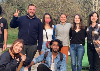”Demokrasi mücadelesi veriyoruz”