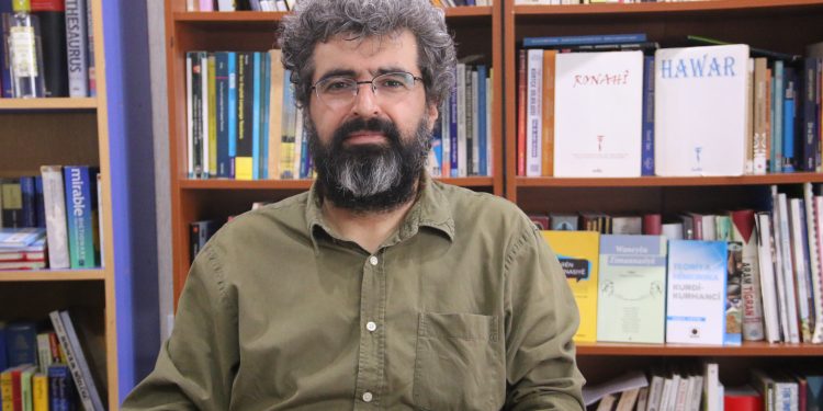Yazar Resul Geyik: Dil yaşamdır Yazar Resul Geyik: Dil yaşamdır