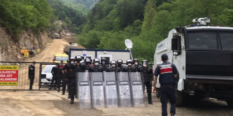 İkizdere’ye çok sayıda asker sevk edildi