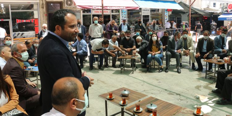 HDP’li Temel: Partimizin önüne getirilenler aile değil provokatör HDP’li Temel: Partimizin önüne getirilenler aile değil provokatör